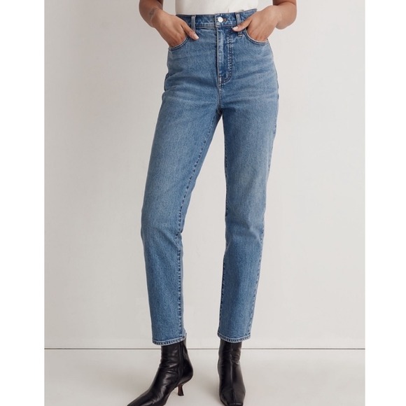 Madewell Denim - Madewell The Momjean High Rise Basley Wash Tapered Leg Blue Denim Jeans Size 28